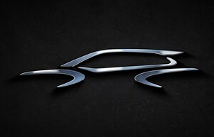 注目のカローラクロスは6月2日に公開か？　トヨタが新型SUVの登場を予告