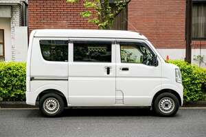 宅配を支える「軽バン」の稼ぎはなぜ下がるのか？ 「時給3000円」目標も夢と消えるオーナードライバー制の制度疲労