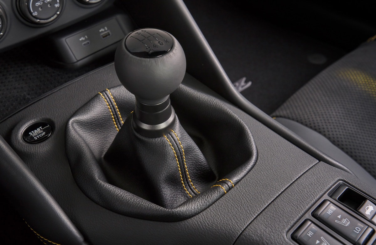 新型フェアレディzのatシフトノブ拝見 アリアのような電制タイプだった Driver Web 自動車情報サイト 新車 中古車 Carview