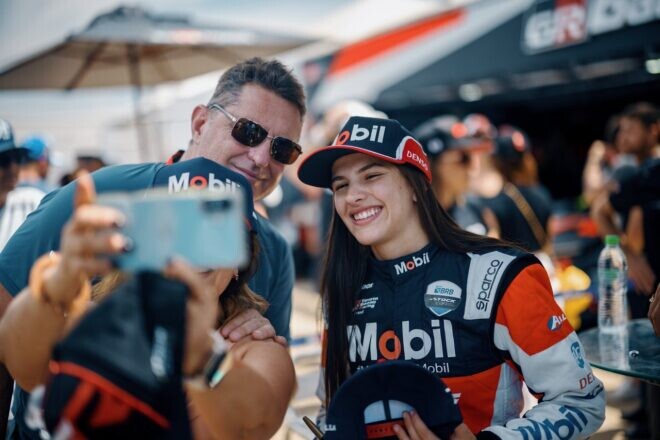 バリチェロ代役で19歳の女性注目株がデビュー。ミツビシ、シボレー勝利でJPも表彰台に／SCB第7戦