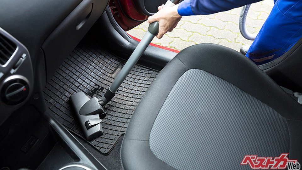 車のフロアマットはコインランドリーで洗っていいの まさかの 9割ok と条件と注意点 ベストカーweb 自動車情報サイト 新車 中古車 Carview