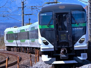 在来線で品川⇔静岡「直通」！ 東海道線で異色の列車が運行へ JR東の特急車が静岡駅に乗り入れ