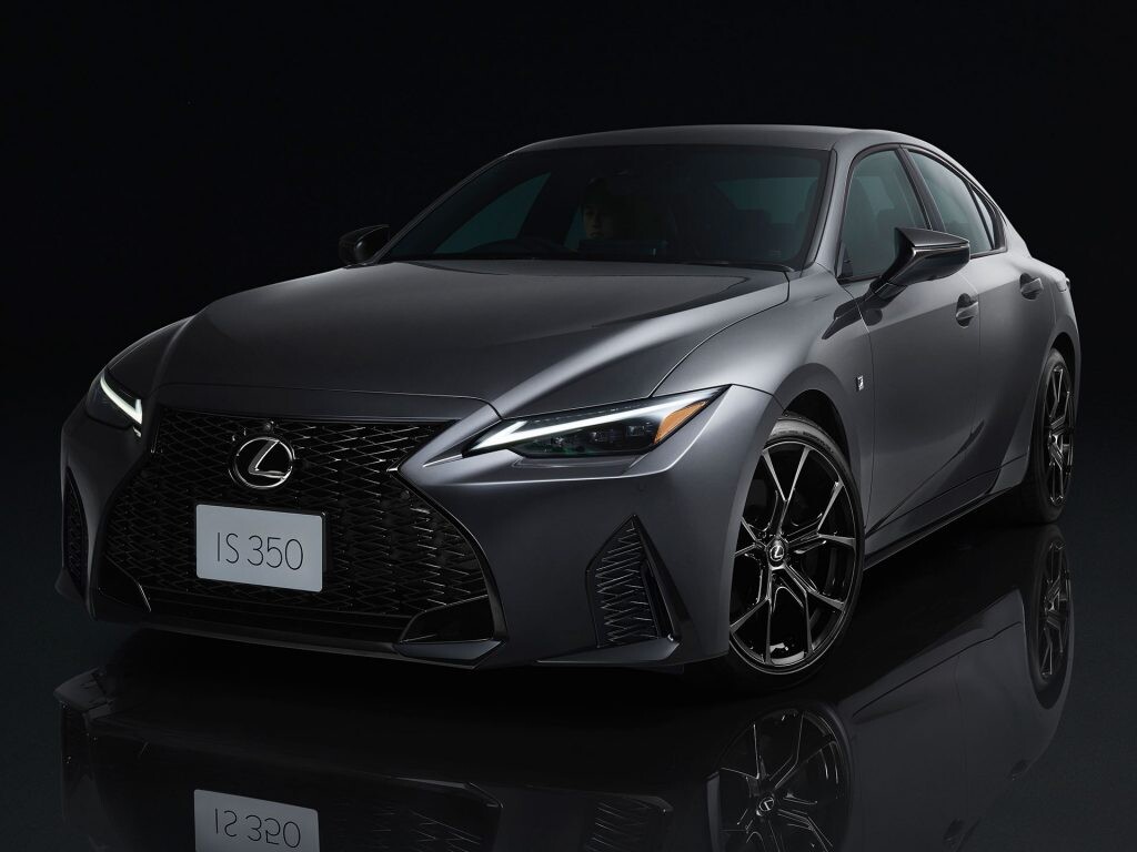 レクサス「IS350／300h」“黒”の魅力に酔いしれる クール＆スポーティな特別仕様車