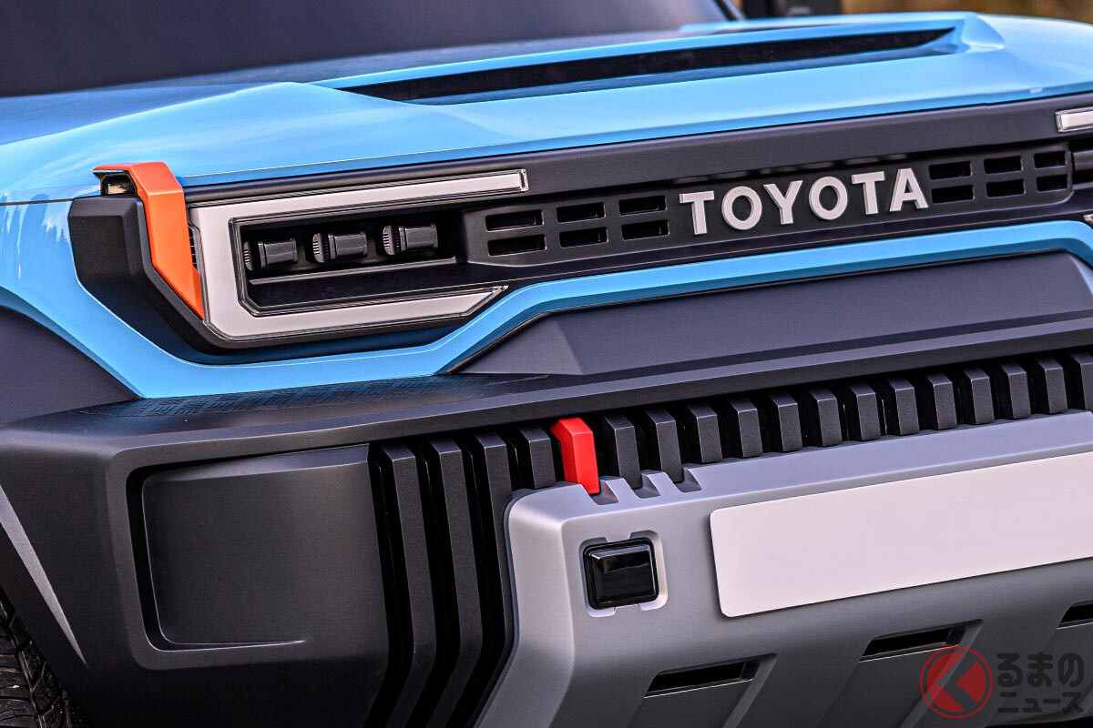 トヨタ本格4WD「コンパクトクルーザー」の斬新カラー初公開!? TOYOTA顔強調な「ミニランクル」のデザインとは