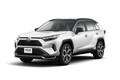【在庫残りわずか】電動モデルのみとなる新型「RAV4」の裏で“現行モデル”の争奪戦が勃発中!? ガソリン車に脚光のワケ