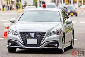 「覆面パトカー」どう見分けてる？ 「すぐ分かるよ」「クルマの動き」意見も多数!? 「一般車との「“決定的”な違い」もあり！ 「交通覆面」判断ポイントに寄せられた声とは