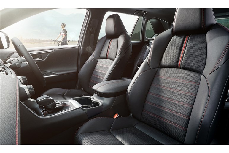 “世界の人気車”なのに販売50位に失速。トヨタSUVの大黒柱「RAV4」に何が起きているのか？