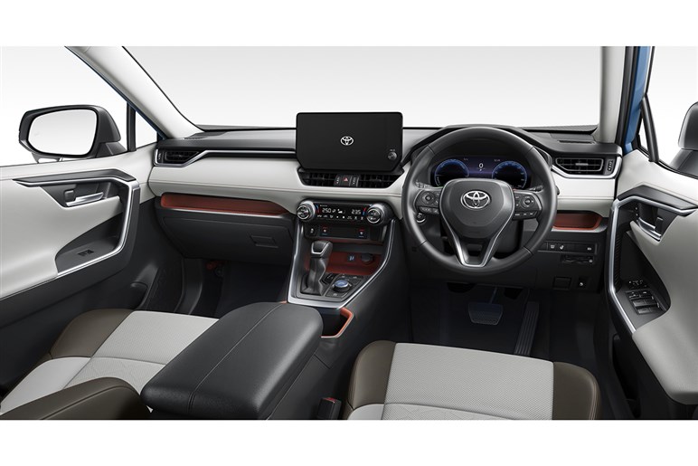 “世界の人気車”なのに販売50位に失速。トヨタSUVの大黒柱「RAV4」に何が起きているのか？