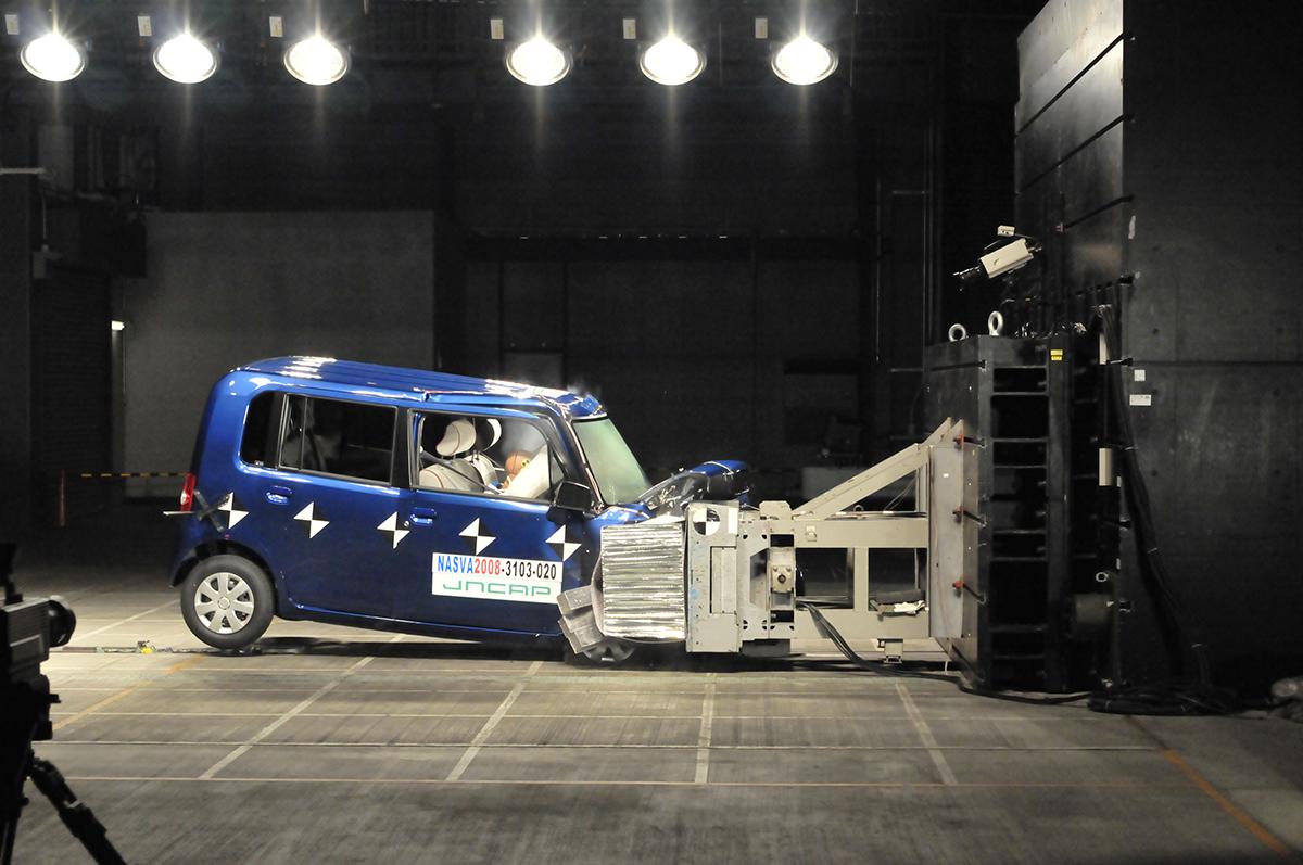 物理的には不利 車体の小さい軽自動車の安全性は普通車に劣るのか Web Cartop 自動車情報サイト 新車 中古車 Carview