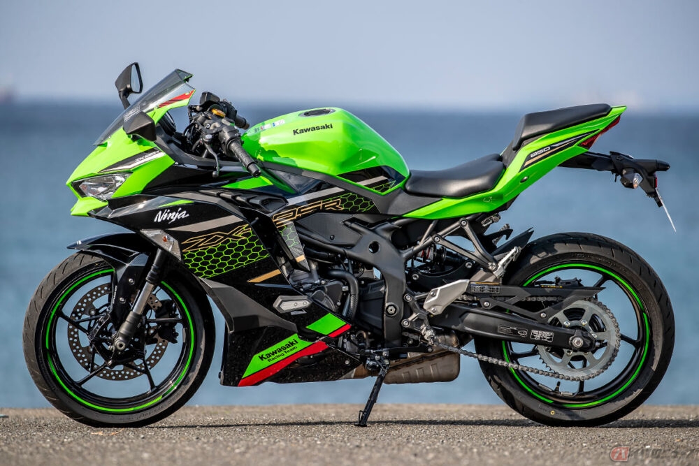 期待と驚きとともに登場したカワサキ Ninja Zx 25r クラスを超えた存在感が特徴 バイクのニュース 自動車情報サイト 新車 中古車 Carview