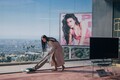 『サブスタンス』は脱皮映画！──デミ・ムーアが“ポップコーン女優”というレッテルから抜け出し、人は美＝若さへの幻想から解放される