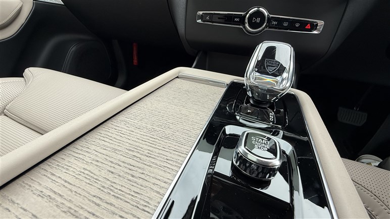ロングセラーというボルボ流の安心感。最上級SUV「XC90」は“大幅改良”で鮮度が高まった今が買いかも