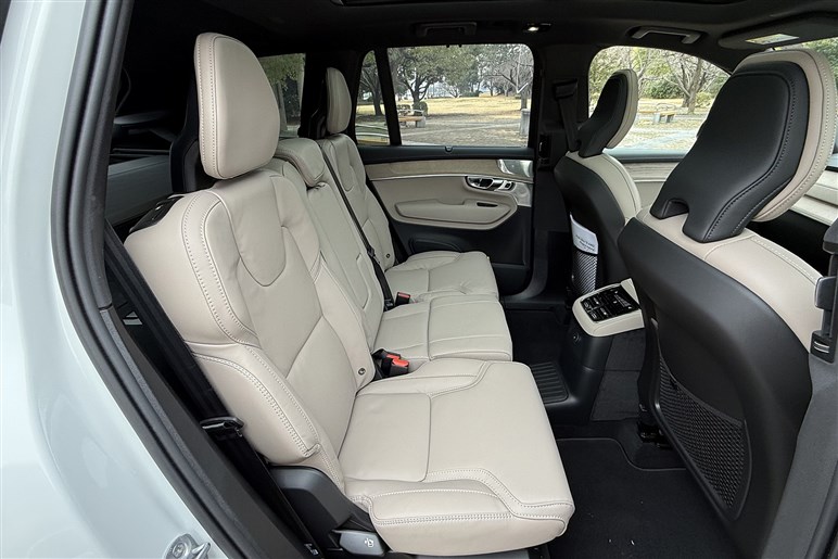 ロングセラーというボルボ流の安心感。最上級SUV「XC90」は“大幅改良”で鮮度が高まった今が買いかも