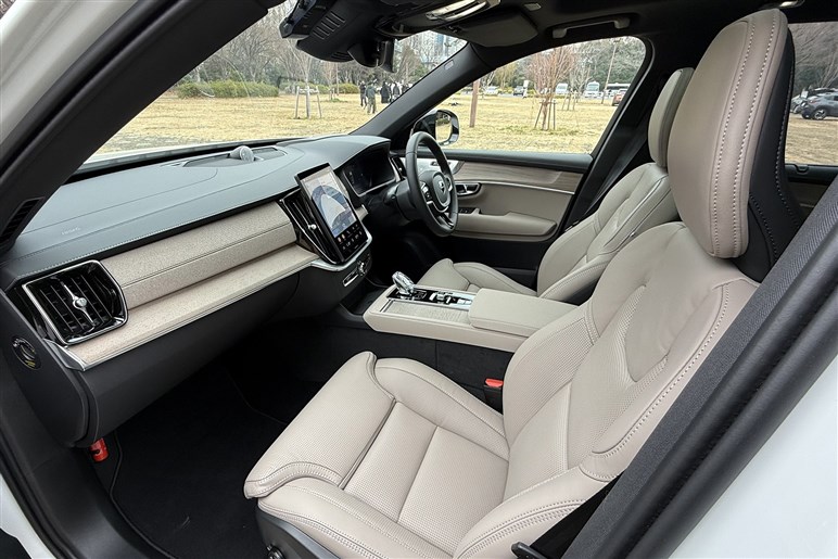 ロングセラーというボルボ流の安心感。最上級SUV「XC90」は“大幅改良”で鮮度が高まった今が買いかも