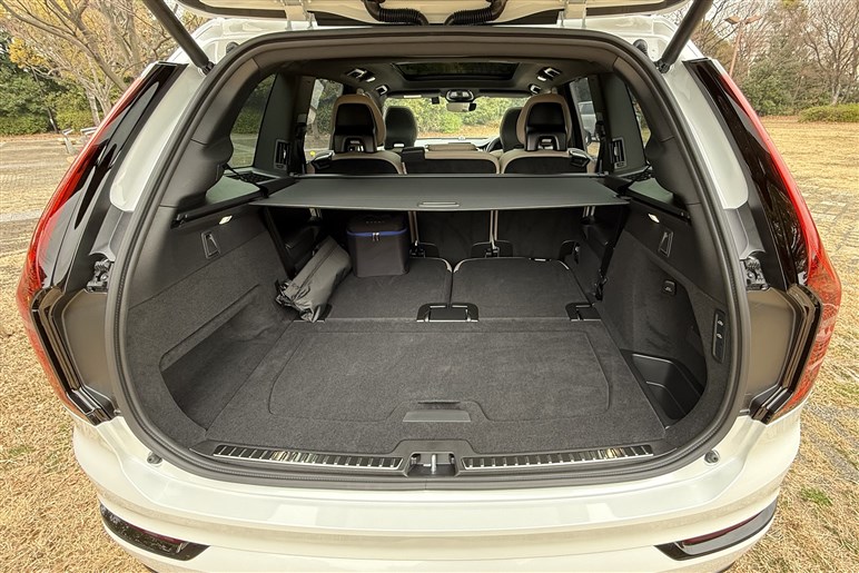 ロングセラーというボルボ流の安心感。最上級SUV「XC90」は“大幅改良”で鮮度が高まった今が買いかも