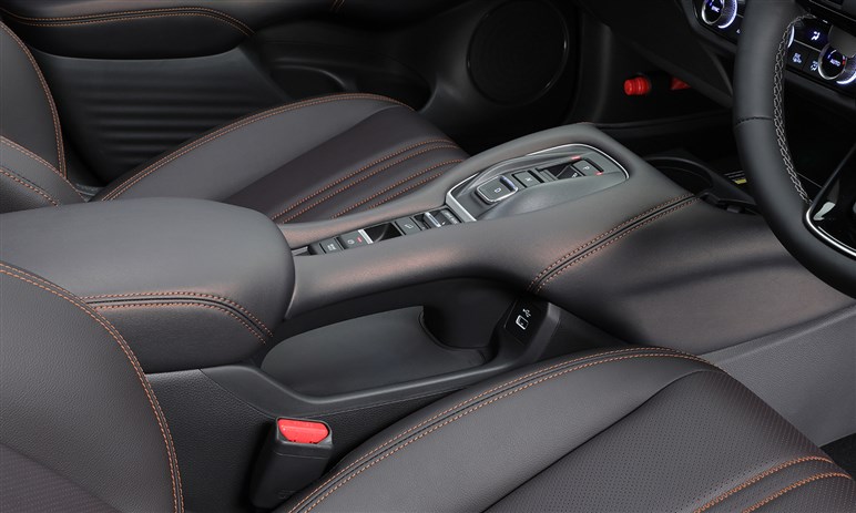 一部改良で値上げした「ZR-V」は実際どうなの？ 販売店が語る意外な魅力はリセールと“走りの良さ”