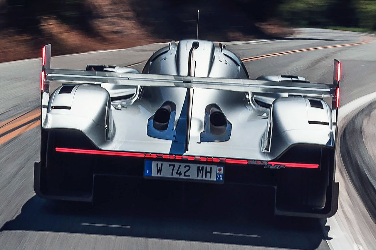 銀八 917」の魂を宿すワンオフマシン。ロジャー・ペンスキー、公道版