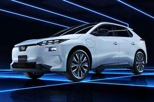 スバルが改良新型「ソルテラ」を発表！ 発光式“六連星”オーナメントで先進感をアピール【新車ニュース】