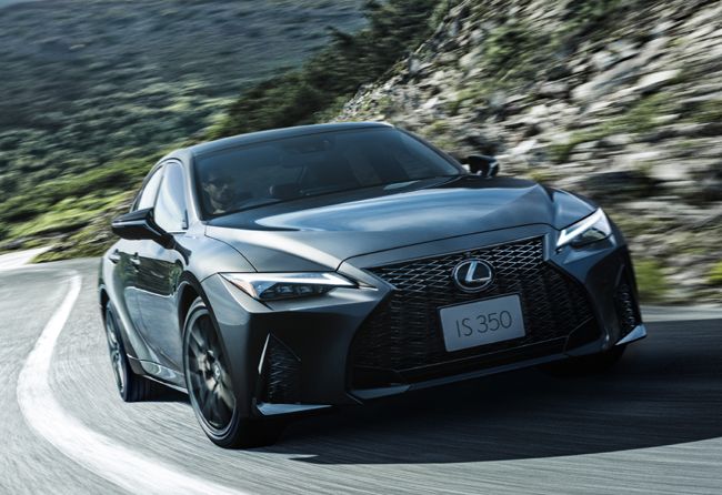 レクサスisのマイナーチェンジに合わせて特別仕様車 F Sport Mode Black を新設定 カー アンド ドライバー 自動車情報サイト 新車 中古車 Carview