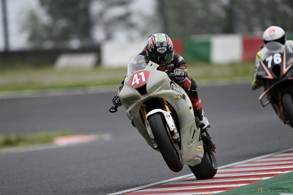 最新のスケルトンカウル採用!? 新たに立ち上げたチーム「Kaedear Racing Team」の初テストはSSTクラストップタイムを記録!　目指せ8耐優勝!! レーシングライダー石塚健のレースレポート