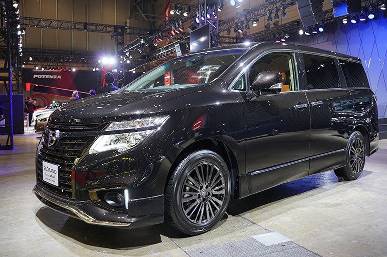 10年目のエルグランドに特別仕様車 ハイウェイスター ジェットブラックアーバンクロム 東京オートサロン Carview 自動車情報サイト 新車 中古車 Carview