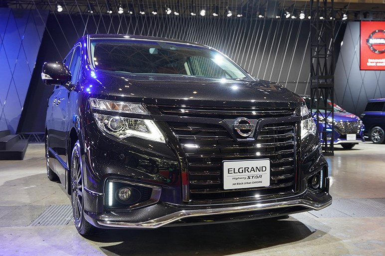 10年目のエルグランドに特別仕様車 ハイウェイスター ジェットブラックアーバンクロム 東京オートサロン Carview 自動車情報サイト 新車 中古車 Carview