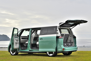 クルマ好きたるもの人と被るのは嫌！　でも家族も乗せなきゃだし……だったら選ぶしかない輸入ミニバンのススメ!!