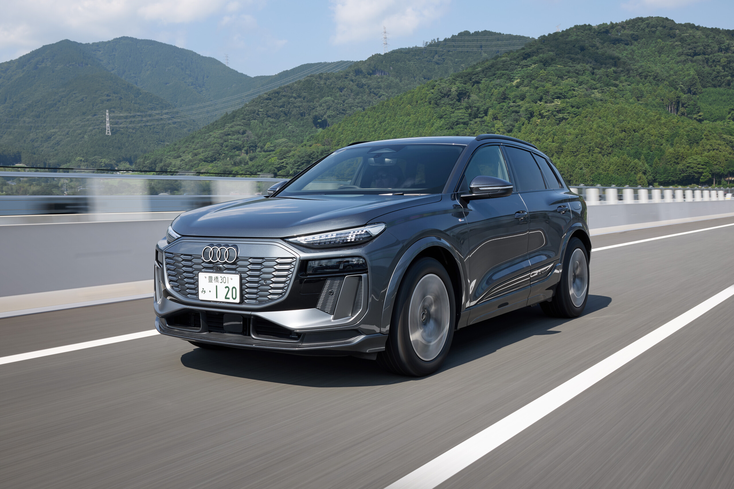 【マニアック評価・試乗記】アウディQ6 e-tron 最新のE/EアーキテクチャーとPPEプラットフォームを採用しヴィークルOSのCARIADも搭載