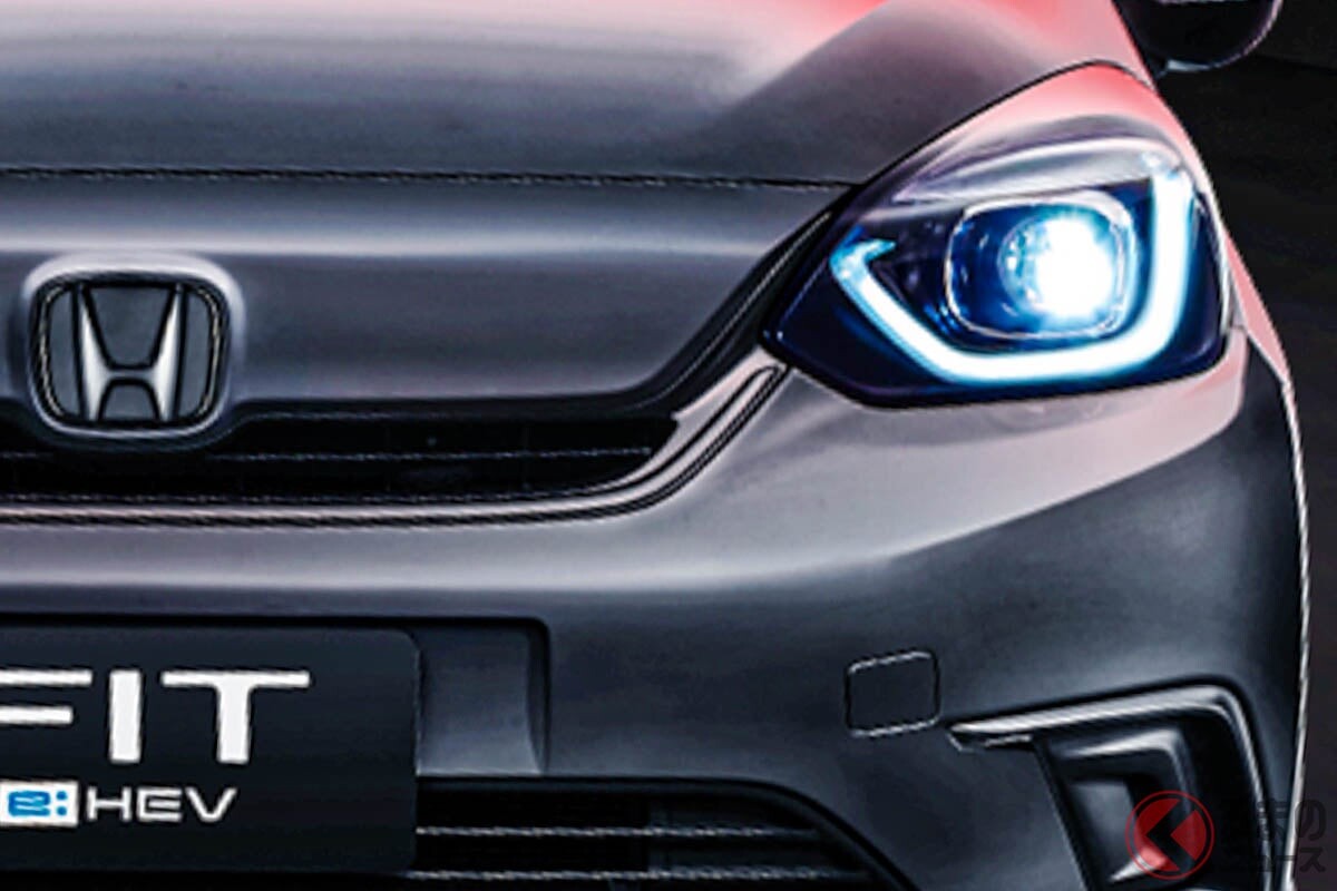ホンダ“新”「フィット」発表！ 約310万円の“ちょうどいいサイズ”な「コンパクトモデル」！ 黒めスタイルがカッコイイ「ブラックウィングED」台湾に登場
