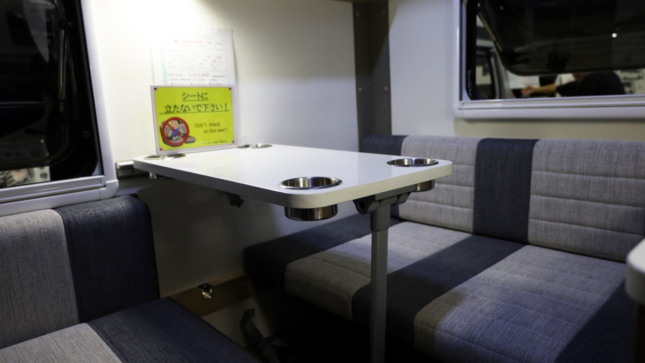 「本当に660ccか？」「ちょっとコレは凄すぎる…」マジで快適すぎるぞ、車内が家みたい。圧倒的な存在感と満足の室内空間が素敵なキャンピングカー。