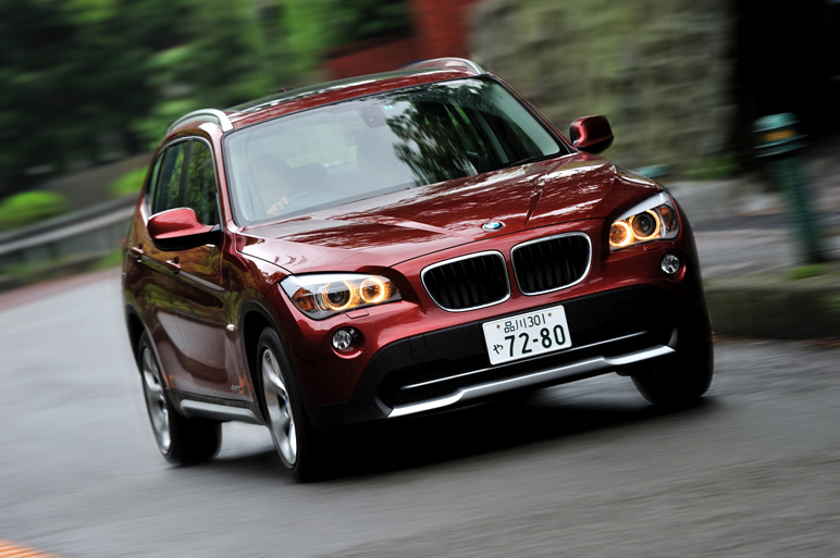 新型BMW X1に試乗！ 3高ならぬ“3低”の魅力