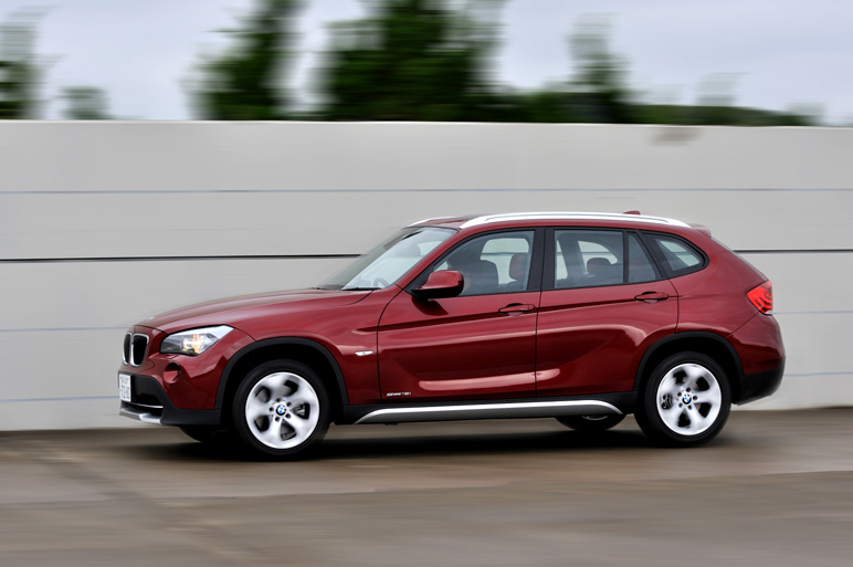 新型BMW X1に試乗！ 3高ならぬ“3低”の魅力