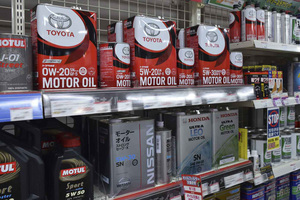 メーカー推奨オイルや車種専用オイルは何が違う？　とくに輸入車乗りはメーカー指定オイルを入れるのがベスト！