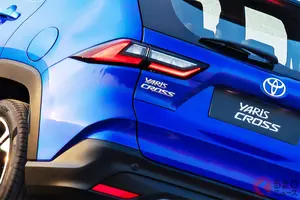 約470万円のトヨタ新型「ヤリスクロス」に反響殺到！ 全長4.3mの“大きめ”ボディ×“RAV4風デザイン”に「顔がカッコいい」「欲しい」の声も！ “斬新燃料”も使える「コンパクトSUV」墨国に登場