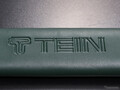 「TEIN」ロゴ入りシートベルトパッドが登場、オリジナルグッズのラインナップを拡充