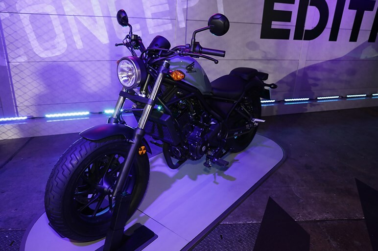ホンダ レブル250　タンク　紫（パープル） ホンダ レブル250タンク紫（パープル）