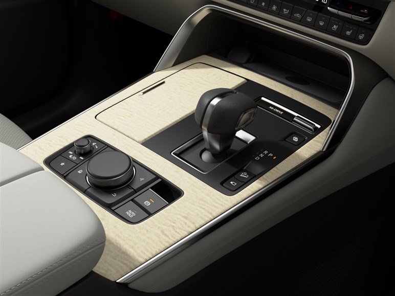 マツダの新型3列シートSUV「CX-80」発売。300万円台～も、売れ筋は約500万円の「Lパケ」になりそう