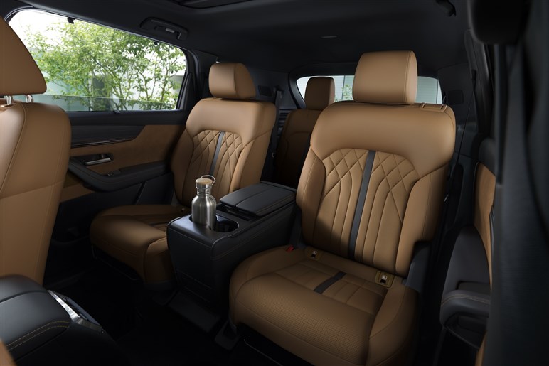 マツダの新型3列シートSUV「CX-80」発売。300万円台～も、売れ筋は約500万円の「Lパケ」になりそう