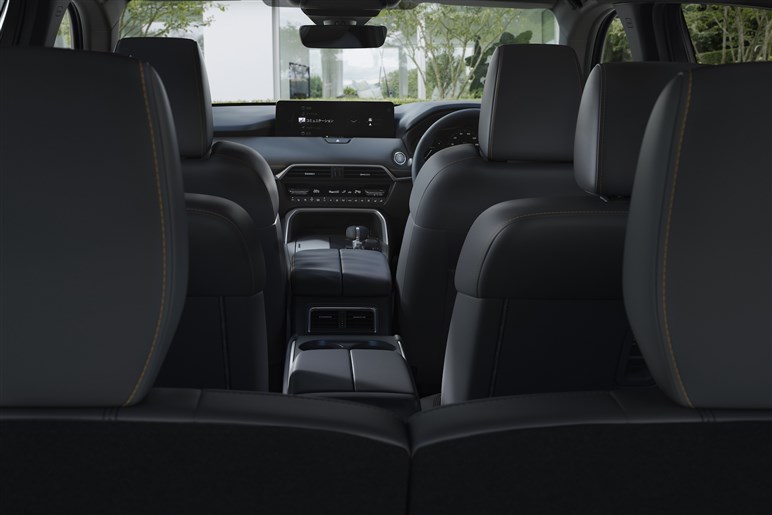 マツダの新型3列シートSUV「CX-80」発売。300万円台～も、売れ筋は約500万円の「Lパケ」になりそう