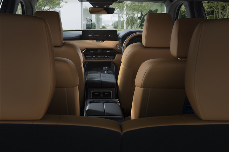 マツダの新型3列シートSUV「CX-80」発売。300万円台～も、売れ筋は約500万円の「Lパケ」になりそう