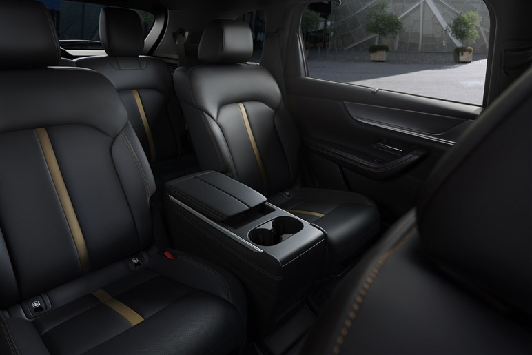 マツダの新型3列シートSUV「CX-80」発売。300万円台～も、売れ筋は約500万円の「Lパケ」になりそう