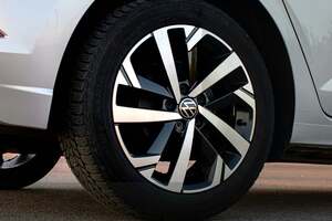 Z世代ドライバーが最も危険運転だった！ 77%の懸念が示す現実とは？ 「年齢差別」に隠れたモビリティ構造の危機とは？