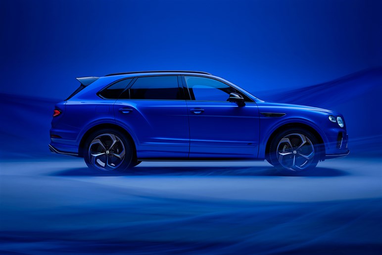 【ドリフトも可能!?】ベントレーがSUV「ベンテイガ」 の“超高性能版”を予告…6月2日正式公開