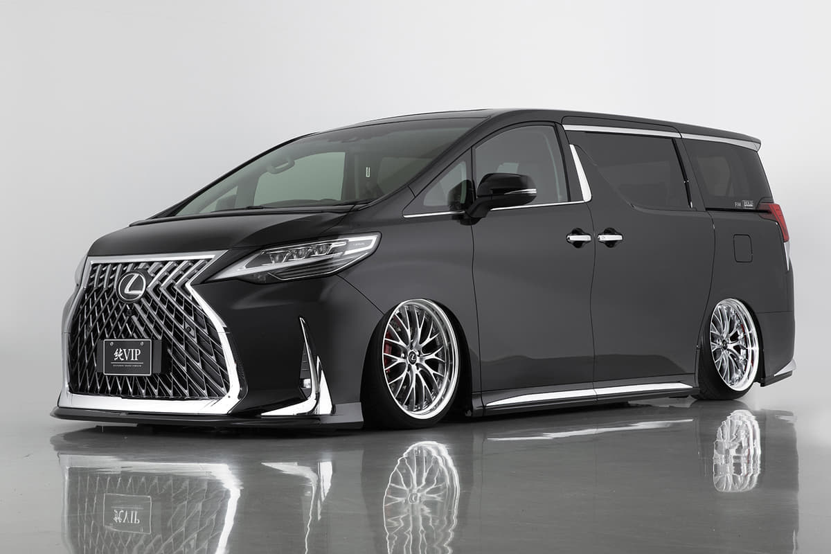 海外専売ミニバンのレクサスlm なんとアルファードをベースに日本で作った強者がいた Auto Messe Web 自動車情報サイト 新車 中古車 Carview