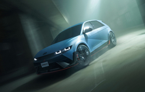 ヒョンデのハイパフォーマンスEV「IONIQ 5 N」がドライビングの愉しさを深化させるアップデートを敢行