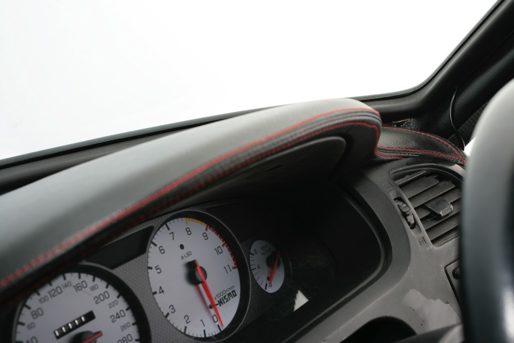エンジンから内装までGT-R化した衝撃のS30Z！」BCNR33ダッシュボード