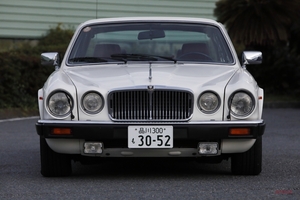 今あらためて試乗　ジャガー・ヴァンデンプラスH.E.（XJ6サルーン）　時代こえる英国テイスト