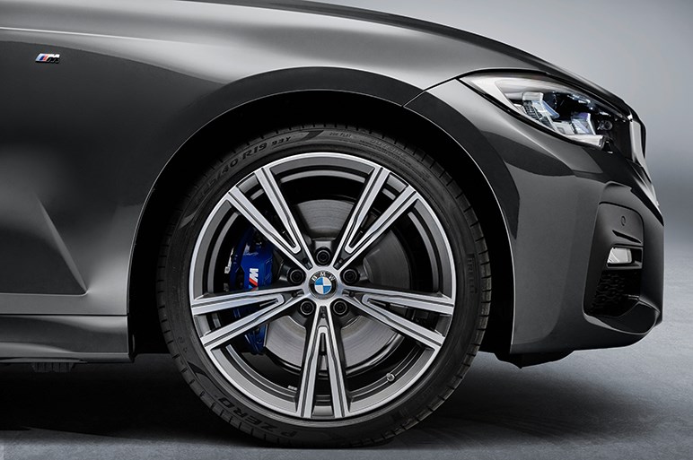 独BMW、新型3シリーズツーリングを発表。ボディサイズを拡大し居住性を大幅向上