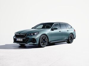 BMWジャパン、「5シリーズツーリング」にガソリン車のマイルドHV「523i」を追加