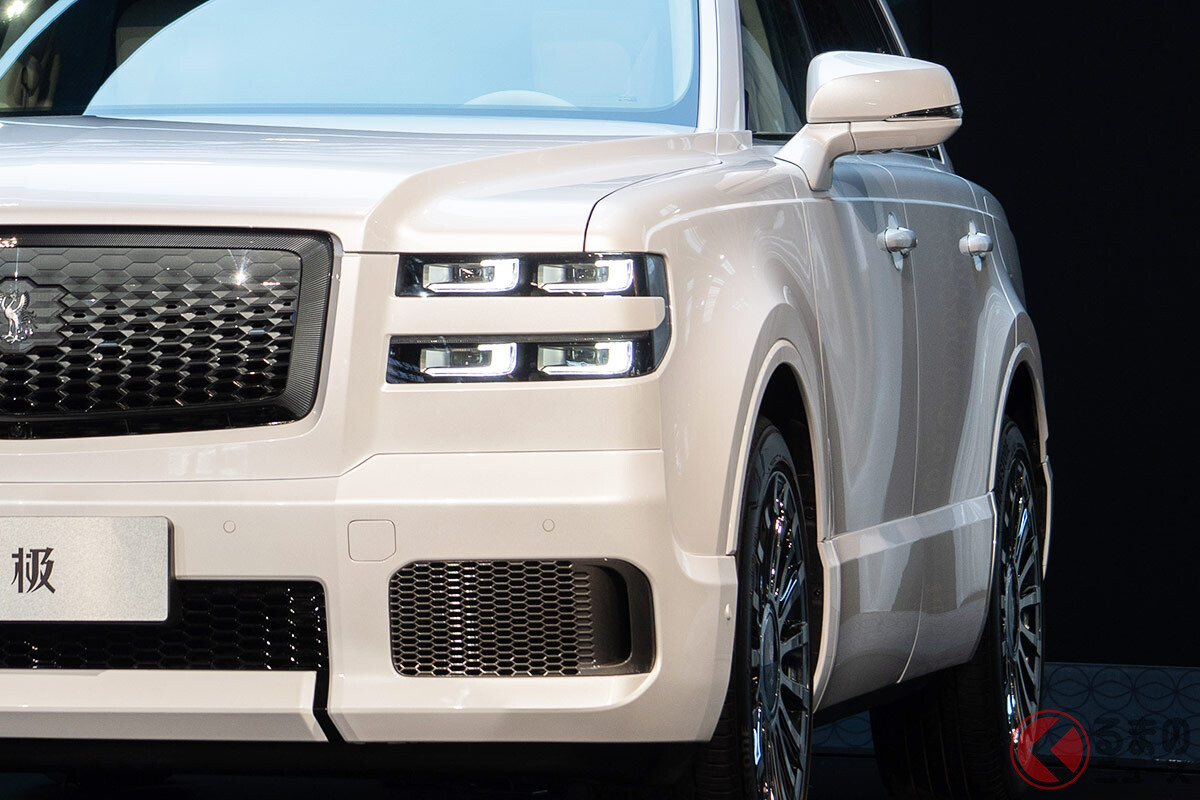 トヨタが新型SUV「世極」発表！ 白ボディで塊感強調!? 全長5m